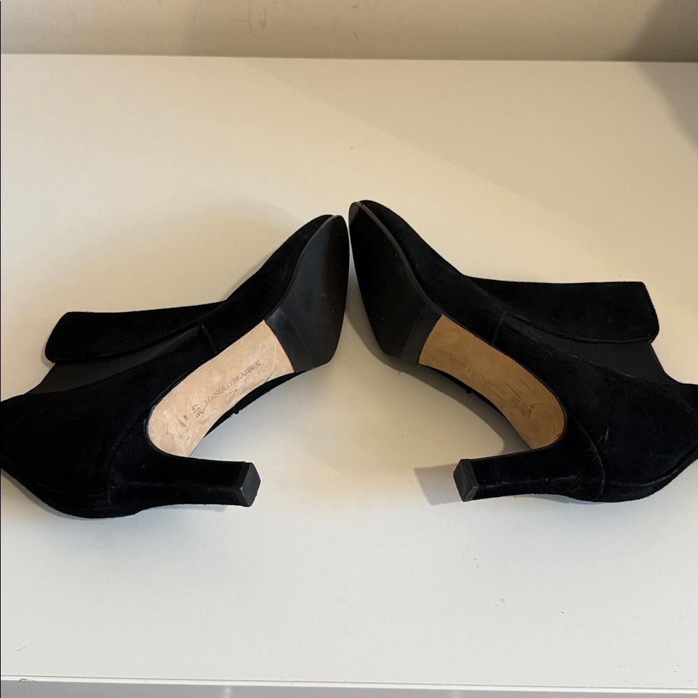 Manolo Blahnik Black Suede Ankle Boots - Picture 3 of 3